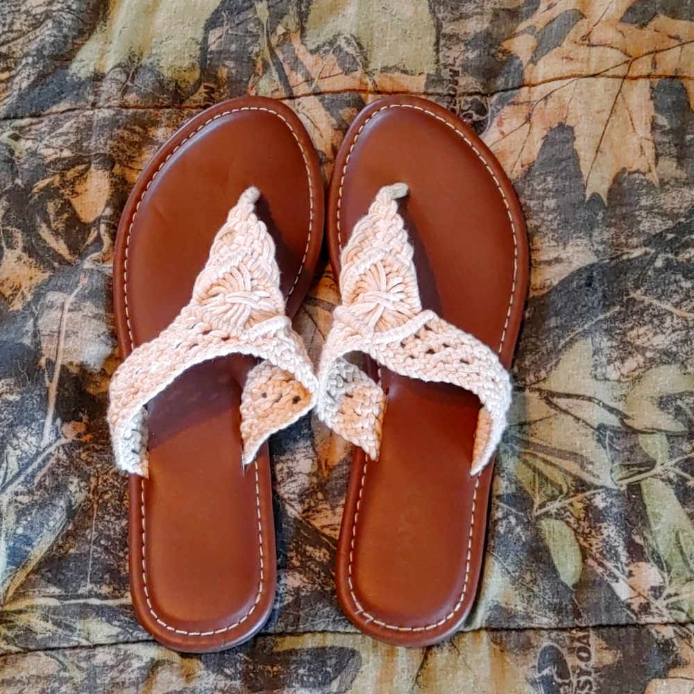 Bongo sandals size 7